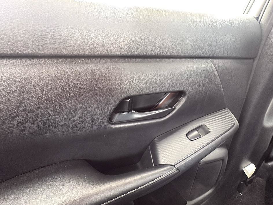 Used 2025 Fresh Powder Nissan SV image 19