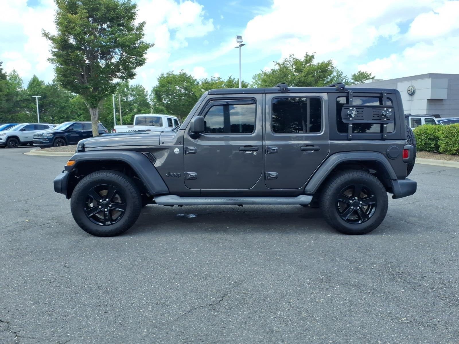 Used 2020 Granite Crystal Metallic Clearcoat Jeep Sport Altitude image 3