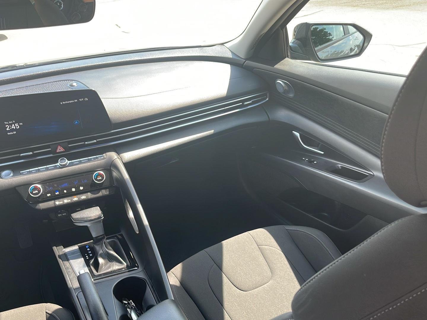 2024 Hyundai Elantra SEL - Photo 24