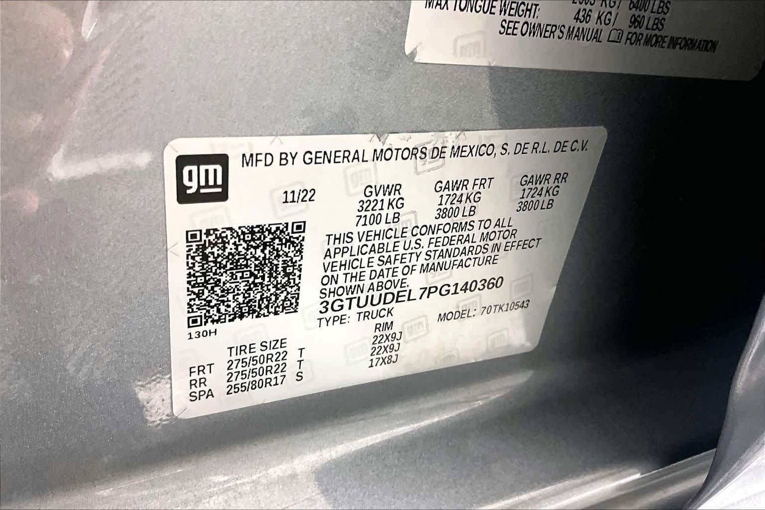 Used 2023 Sterling Metallic GMC SLT image 35
