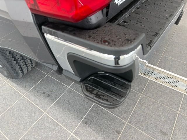 New 2027 Carbonized Gray Metallic Ford F-250® XLT image 9