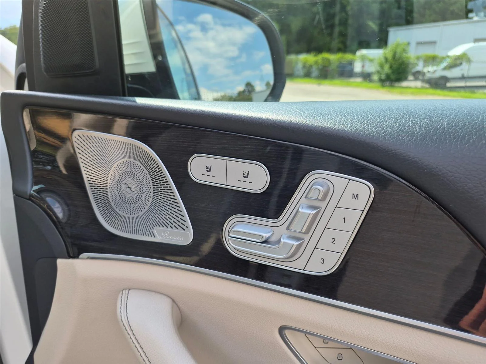 Used 2020 designo Diamond White Metallic Mercedes-Benz GLS 450 image 32