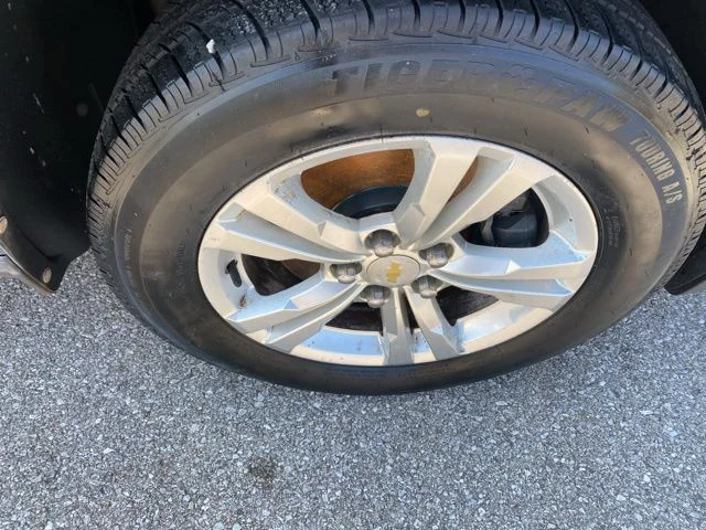 Used 2011 Gray Chevrolet LS image 29