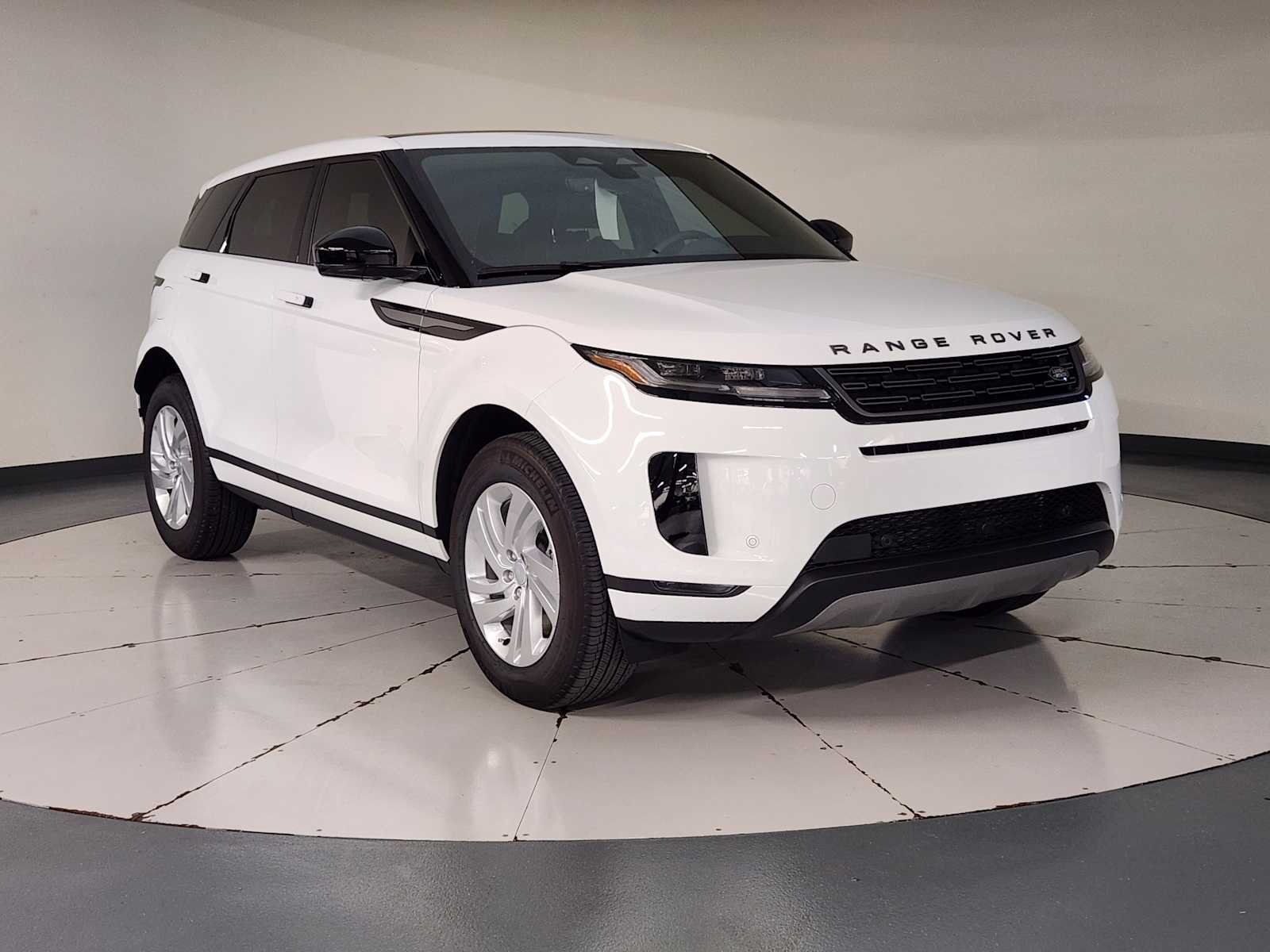 Used 2026 Fuji White Land Rover Core S image 7