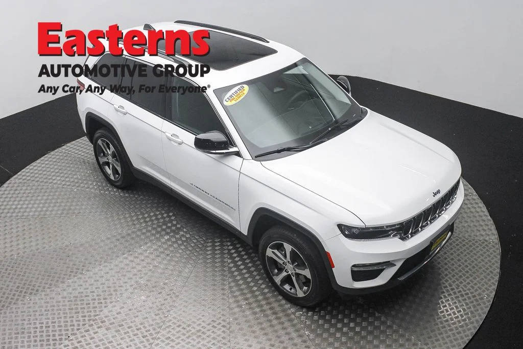 Used 2023 White Jeep 4xe image 3