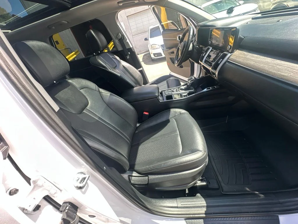 Used 2023 White Kia X-Line S image 37