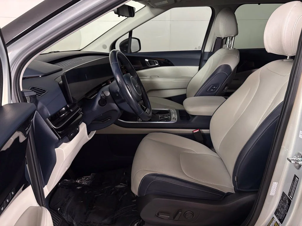 Used 2025 White Kia SX Prestige image 16