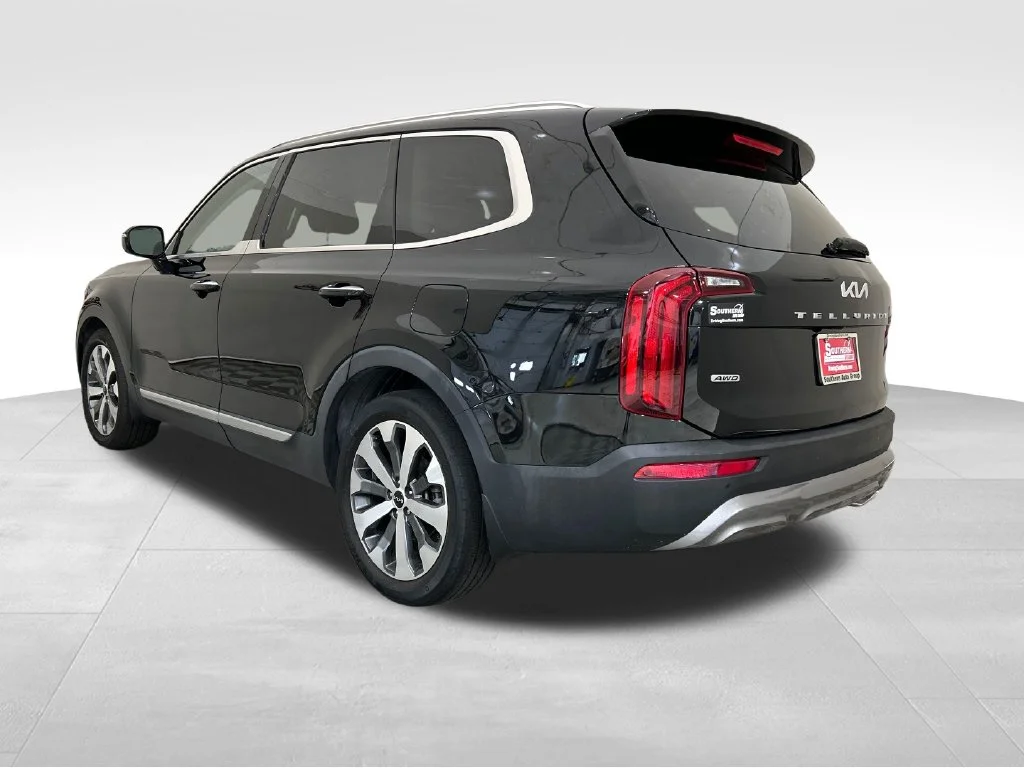 Used 2022 Black Kia SX image 3