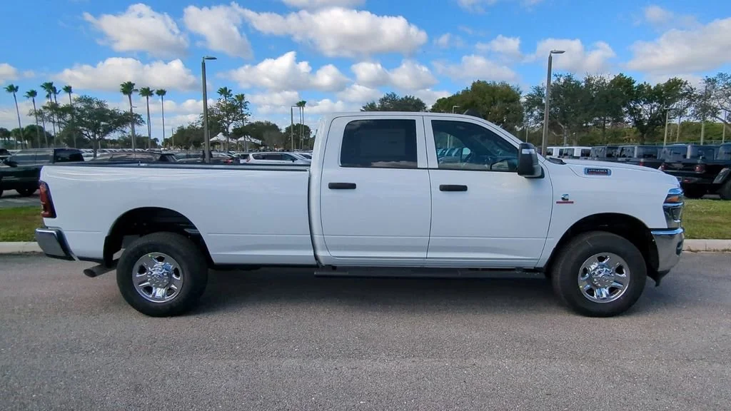 New 2026 Bright White Clear-Coat Exterior Paint RAM Tradesman image 4