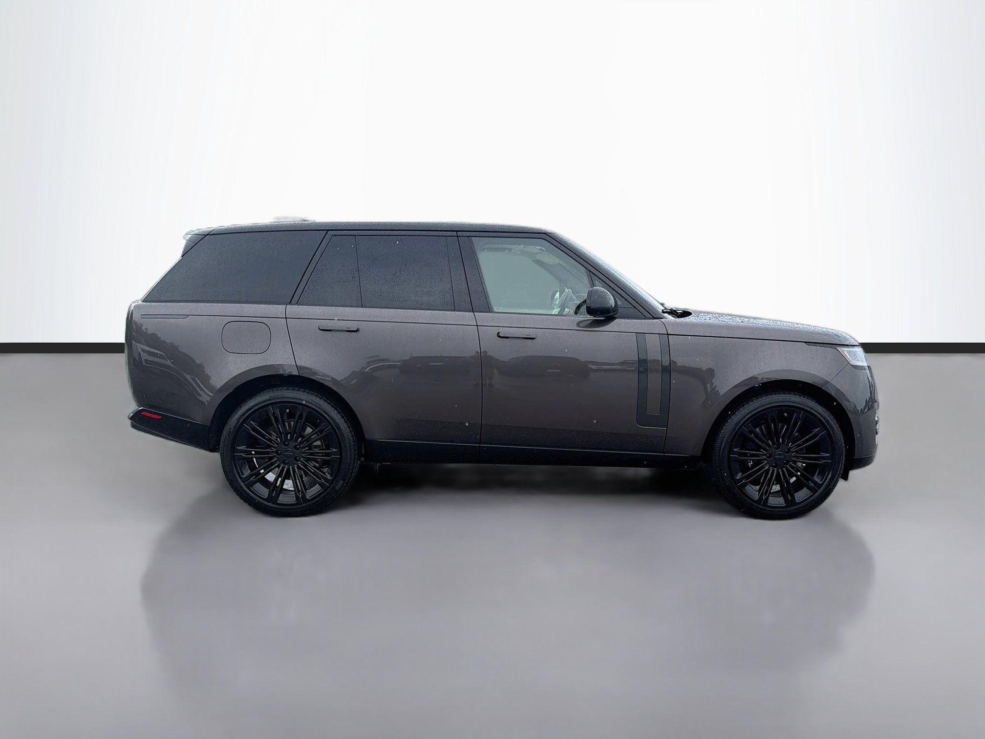 New 2026 Charente Grey Land Rover SE image 6