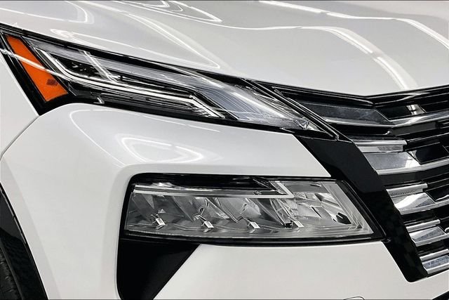 2025 Nissan Rogue Platinum - Photo 14