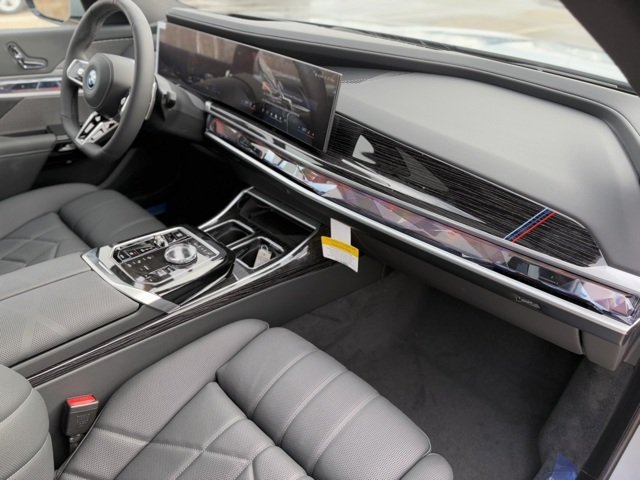 New 2025 Brooklyn Grey Metallic BMW 750e xDrive image 22