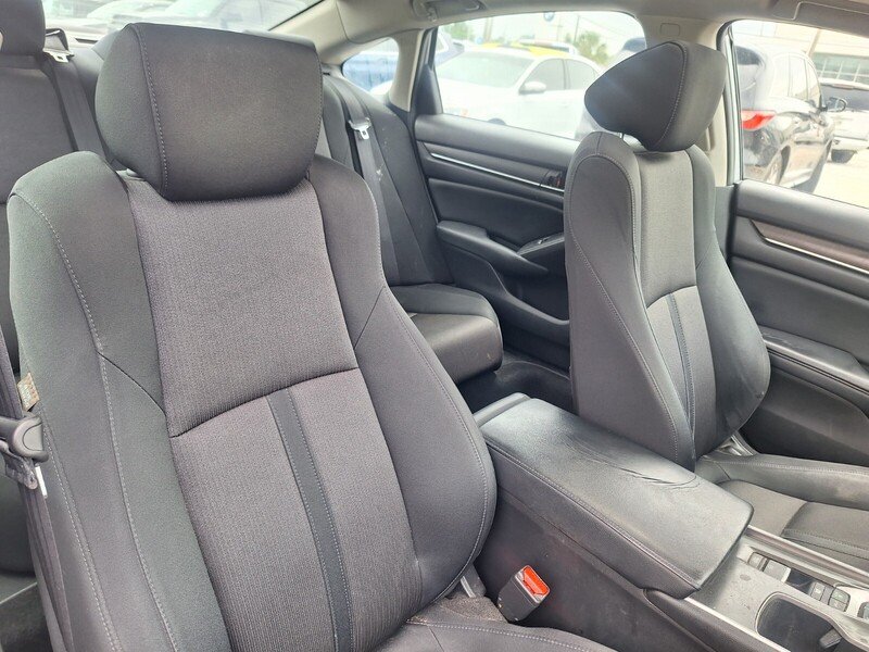 Used 2018  Honda EX image 23