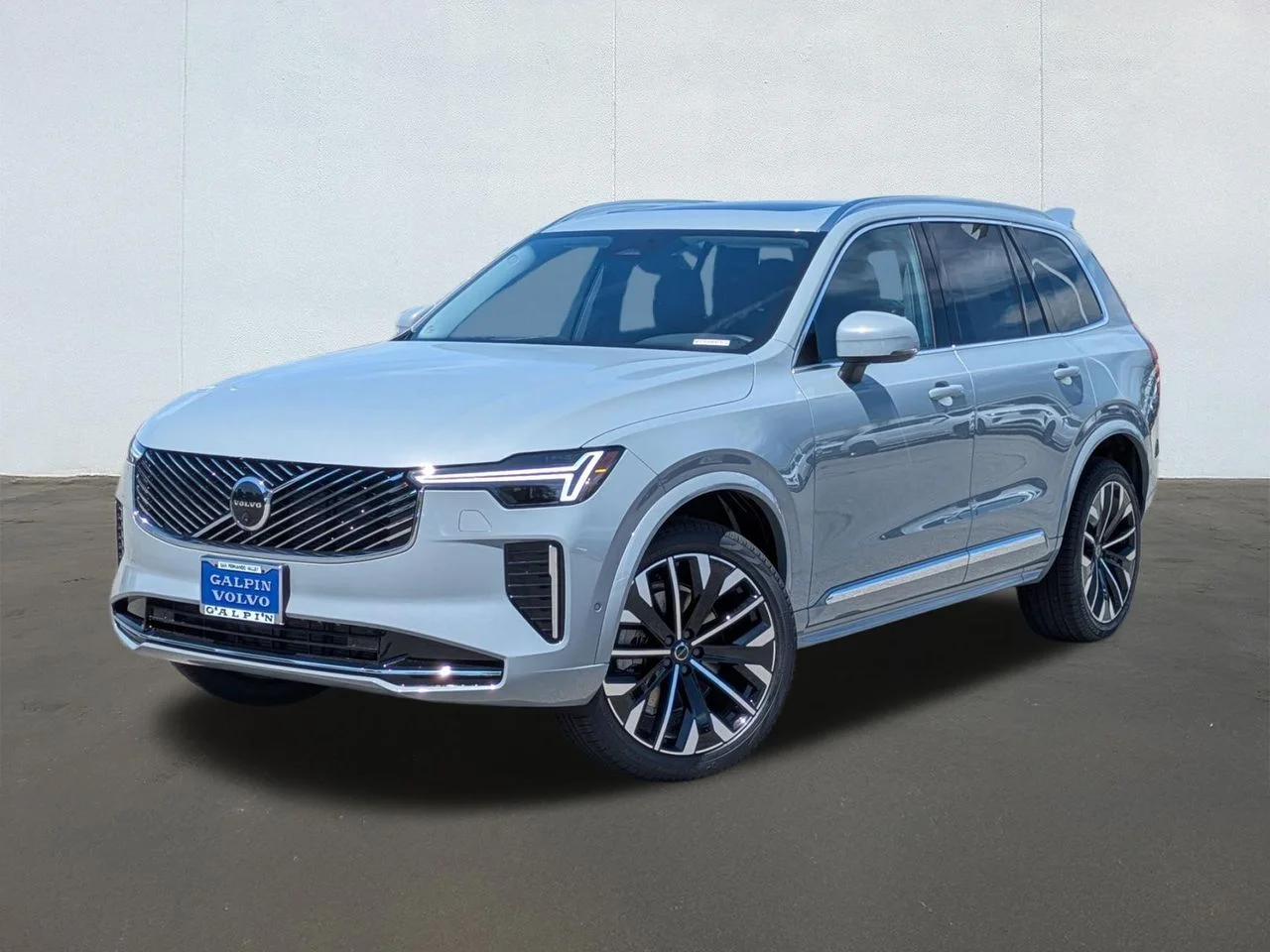 2026 Volvo XC90 B5 Plus Bright 4WD's photo