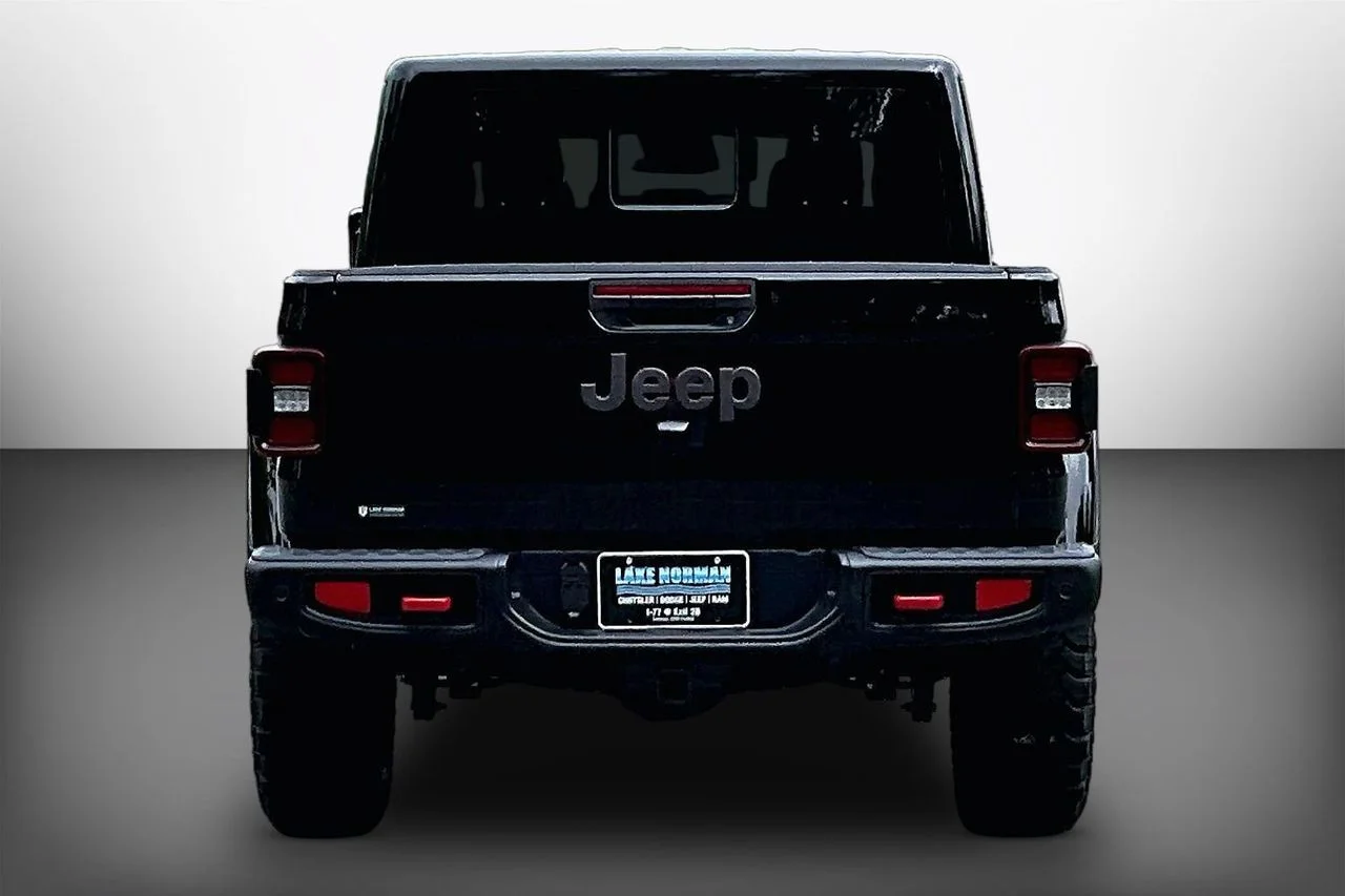 New 2026 Black Clearcoat Jeep Rubicon X image 7