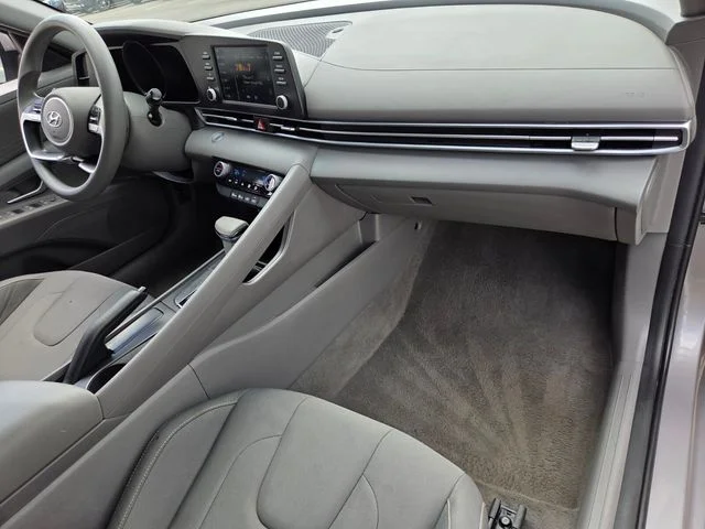 Used 2023 Silver Hyundai SEL image 17