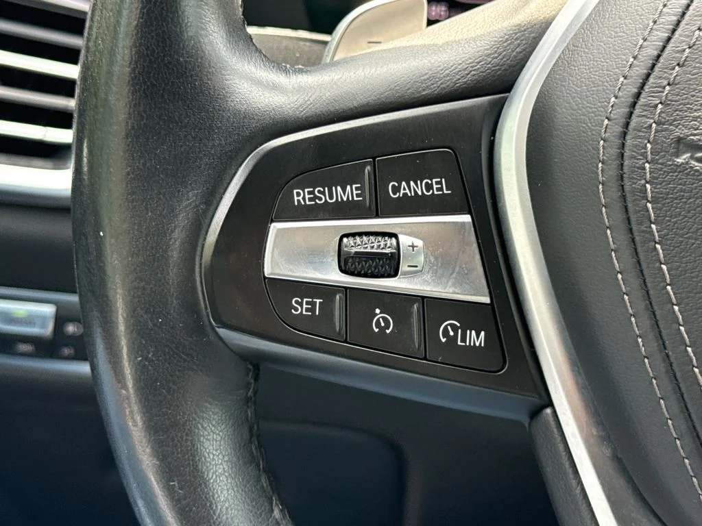 Used 2019 Gray Metallic BMW xDrive40i image 29