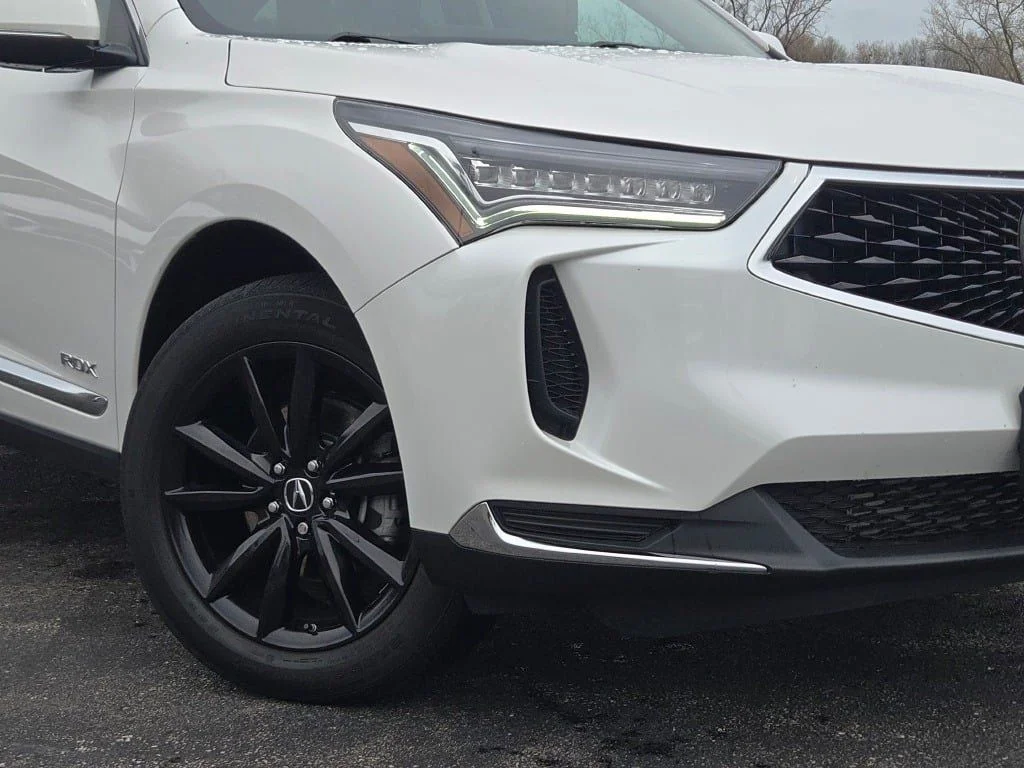 Used 2023 White Acura Base image 3