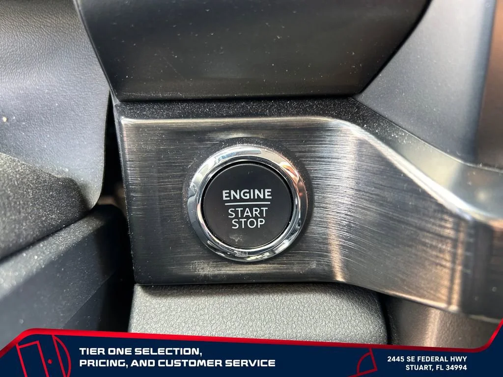 Used 2024 Gray Ford LARIAT image 18