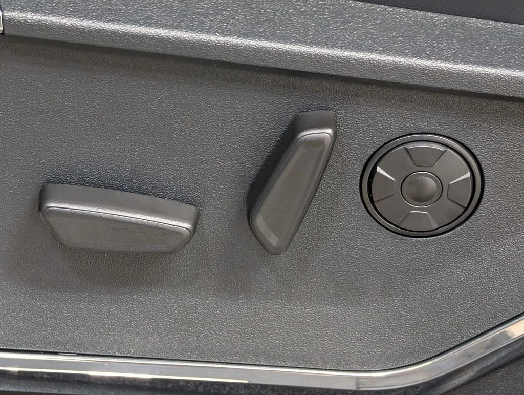 New 2026 Glacier Gray Metallic Tri-Coat Ford F-350® Platinum® image 18