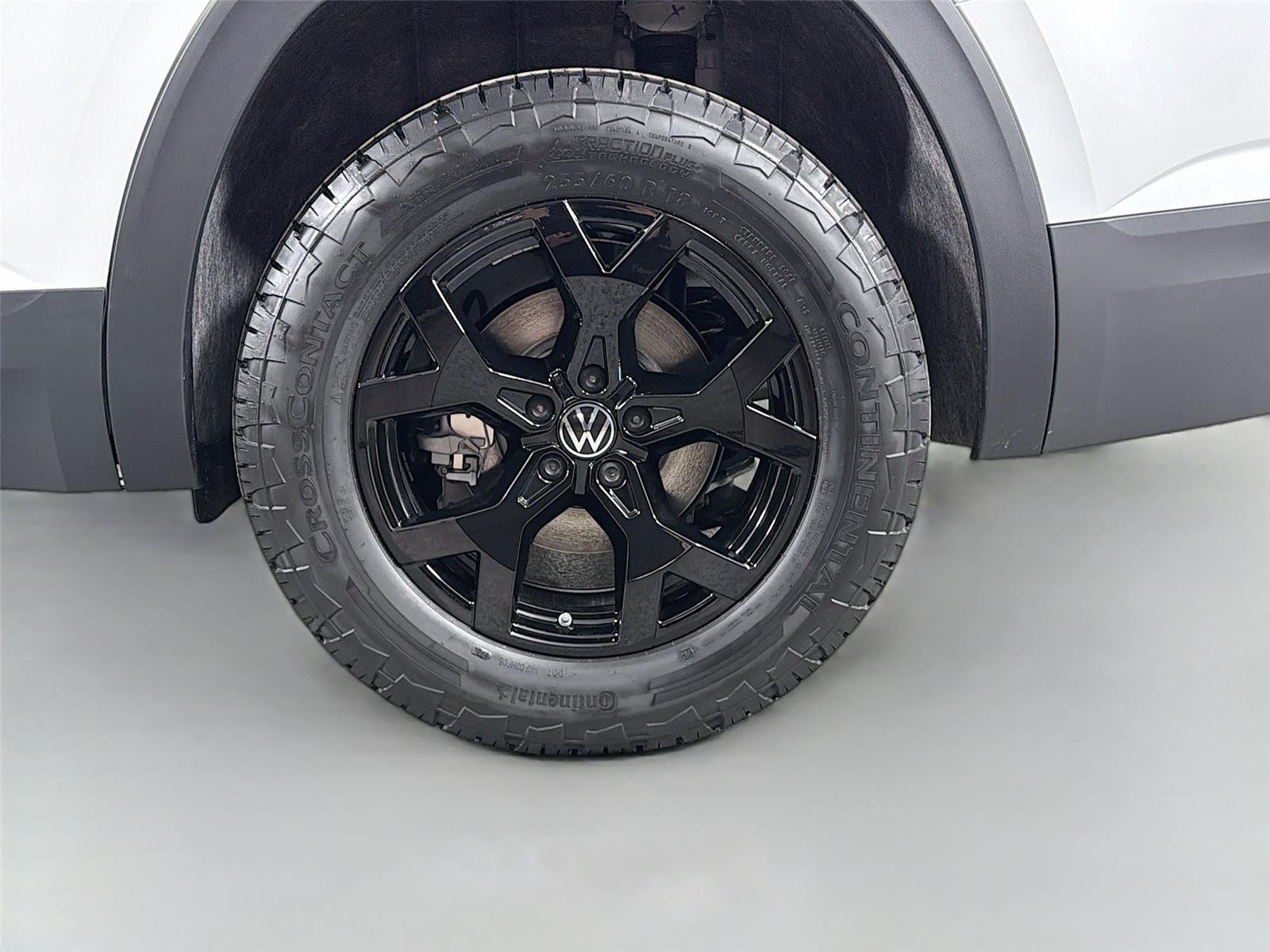 New 2026 Opal White Pearl Volkswagen 2.0T Peak Edition image 30