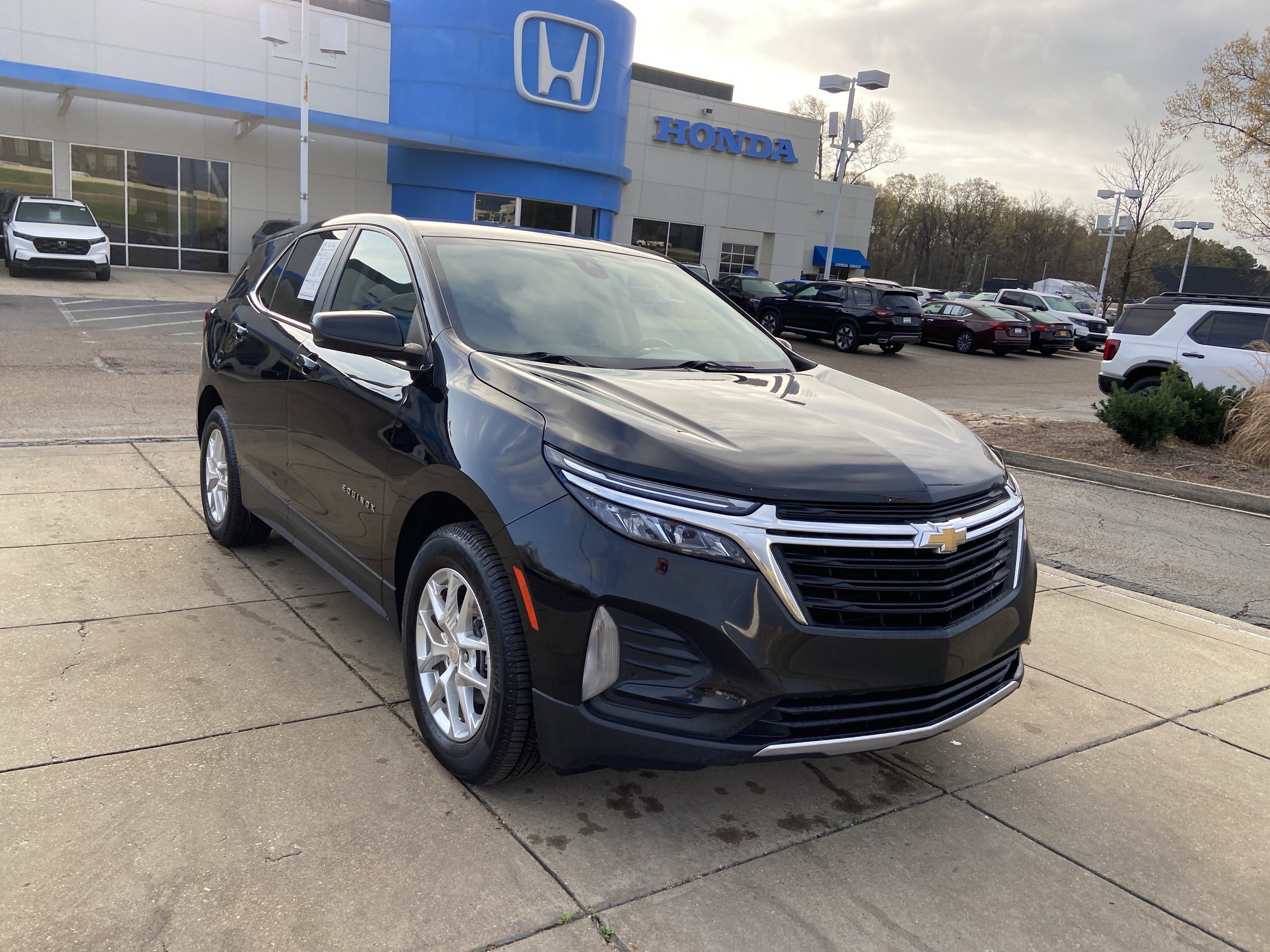 Used 2022 Chevrolet Equinox LT with VIN 3GNAXJEVXNL143288 for sale in Ridgeland, MS