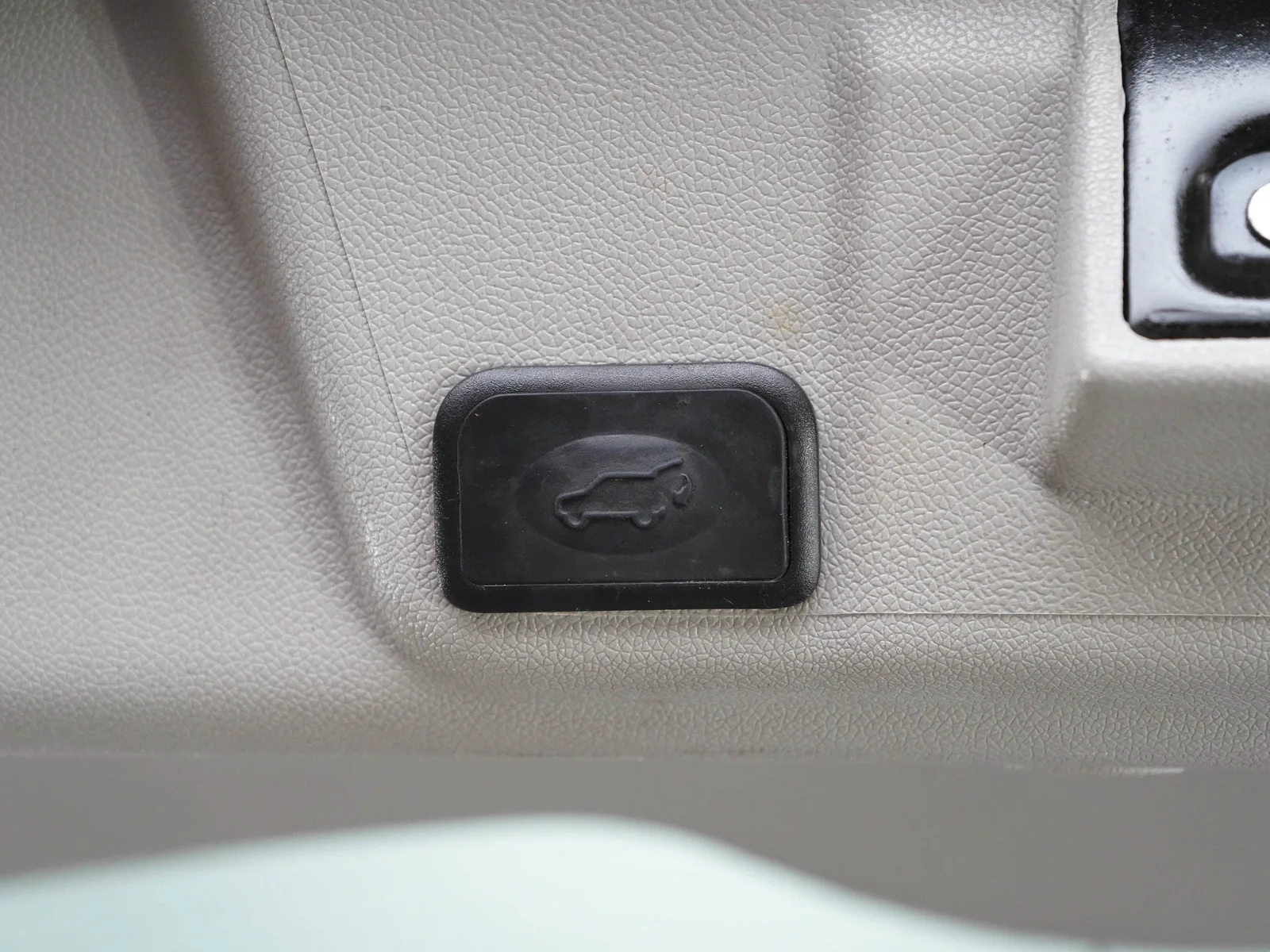 Used 2015 Quicksilver Metallic Buick Leather Group image 18