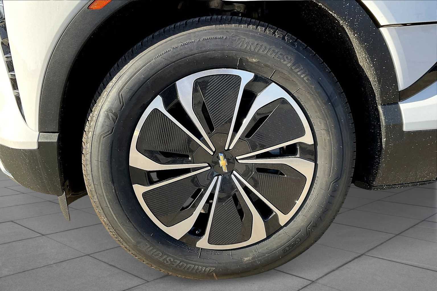2025 Chevrolet Blazer EV LT - Photo 12