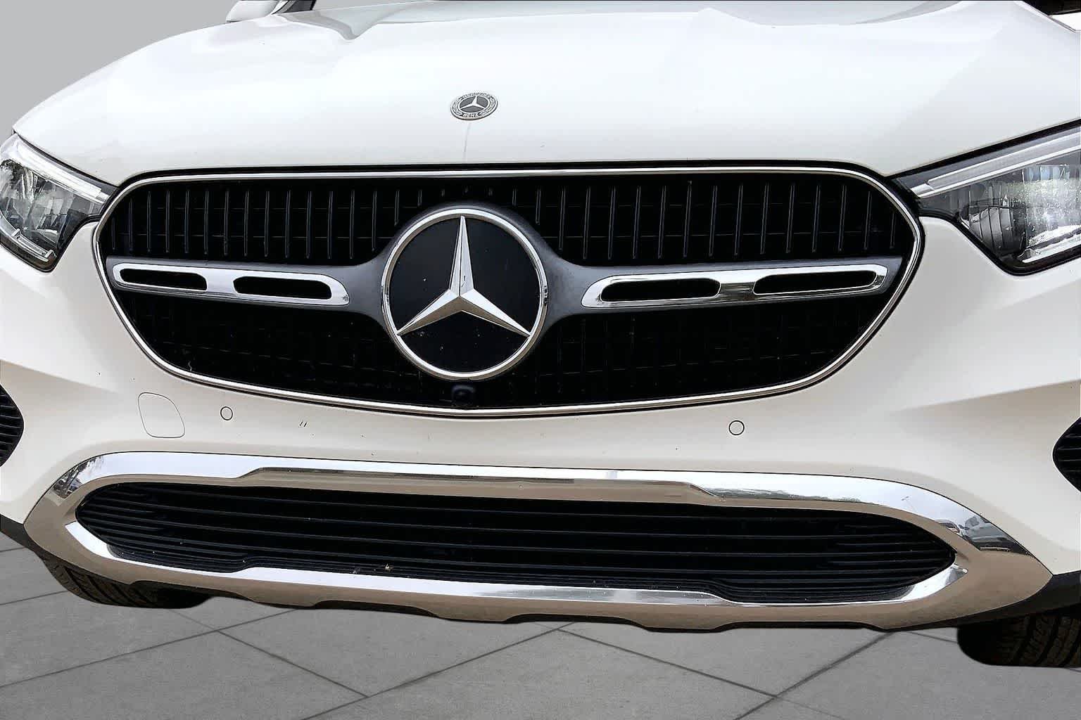 Used 2025 Polar White Mercedes-Benz GLC 300 image 30