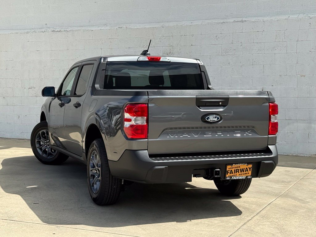 New 2026 Carbonized Gray Metallic Ford XLT image 4