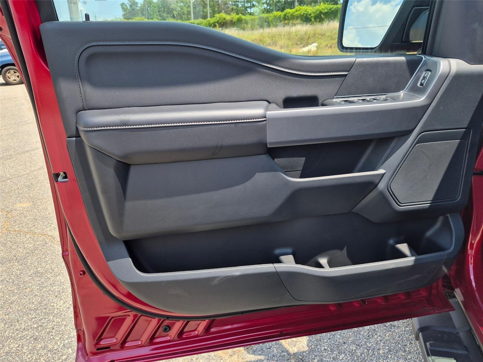 New 2026 Ruby Red Metallic Tinted Clearcoat Ford XLT image 11