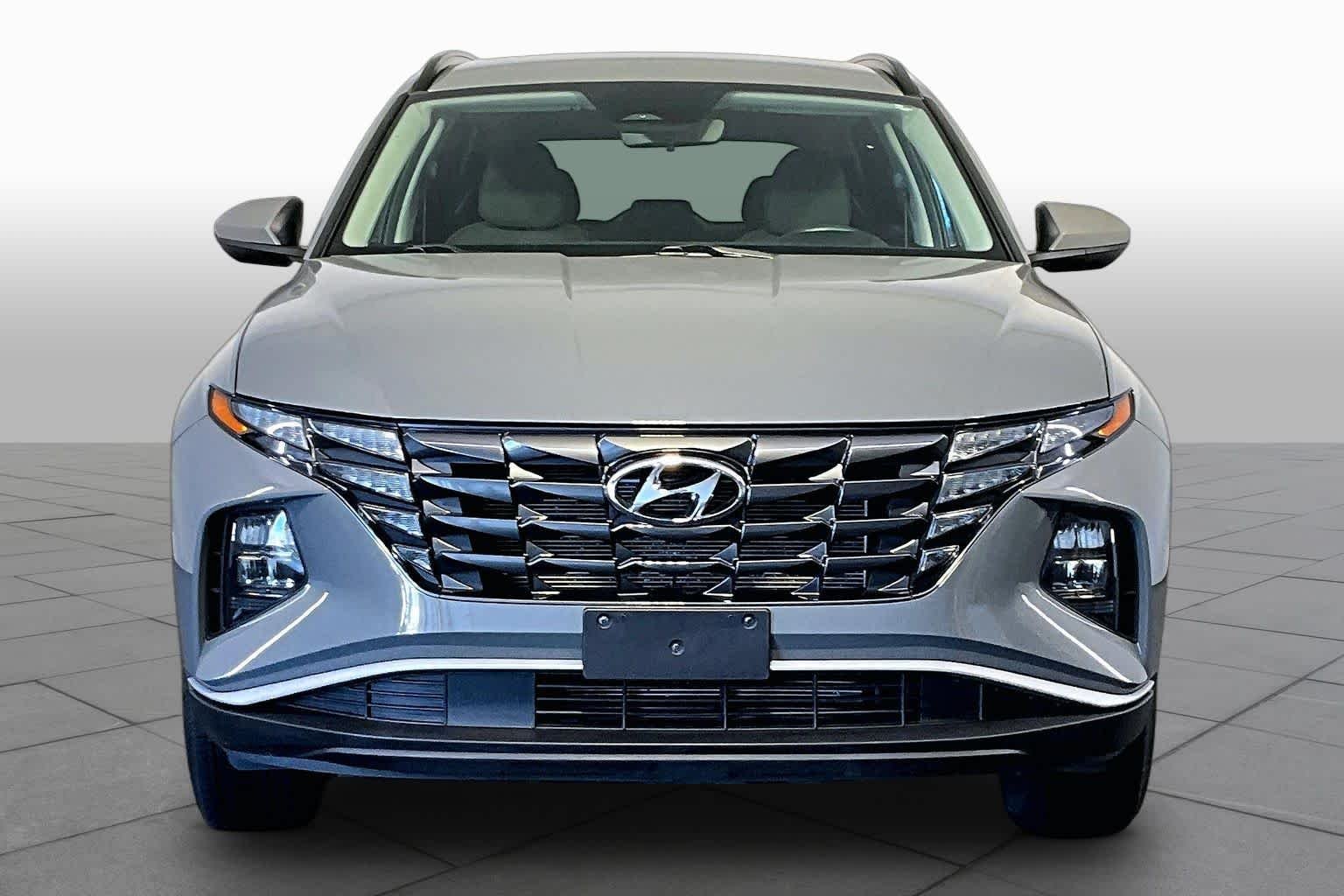 Used 2024 Hampton Gray Hyundai SEL image 4