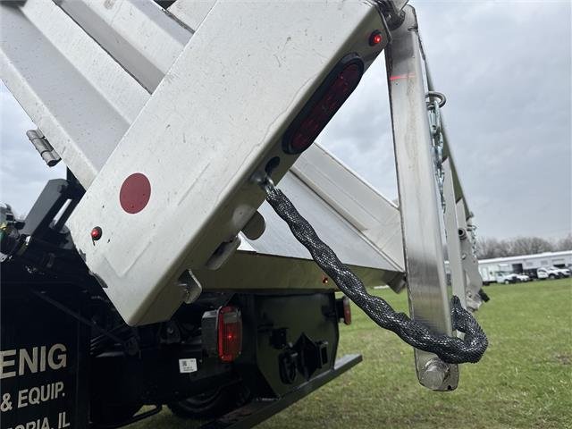 New 2026 Oxford White Ford F-550® XL image 31
