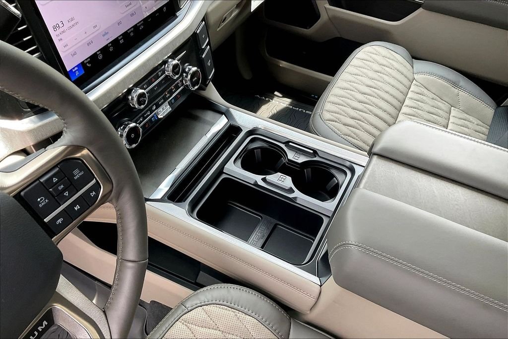 New 2026 Star White Metallic Tri-Coat Ford Platinum image 7