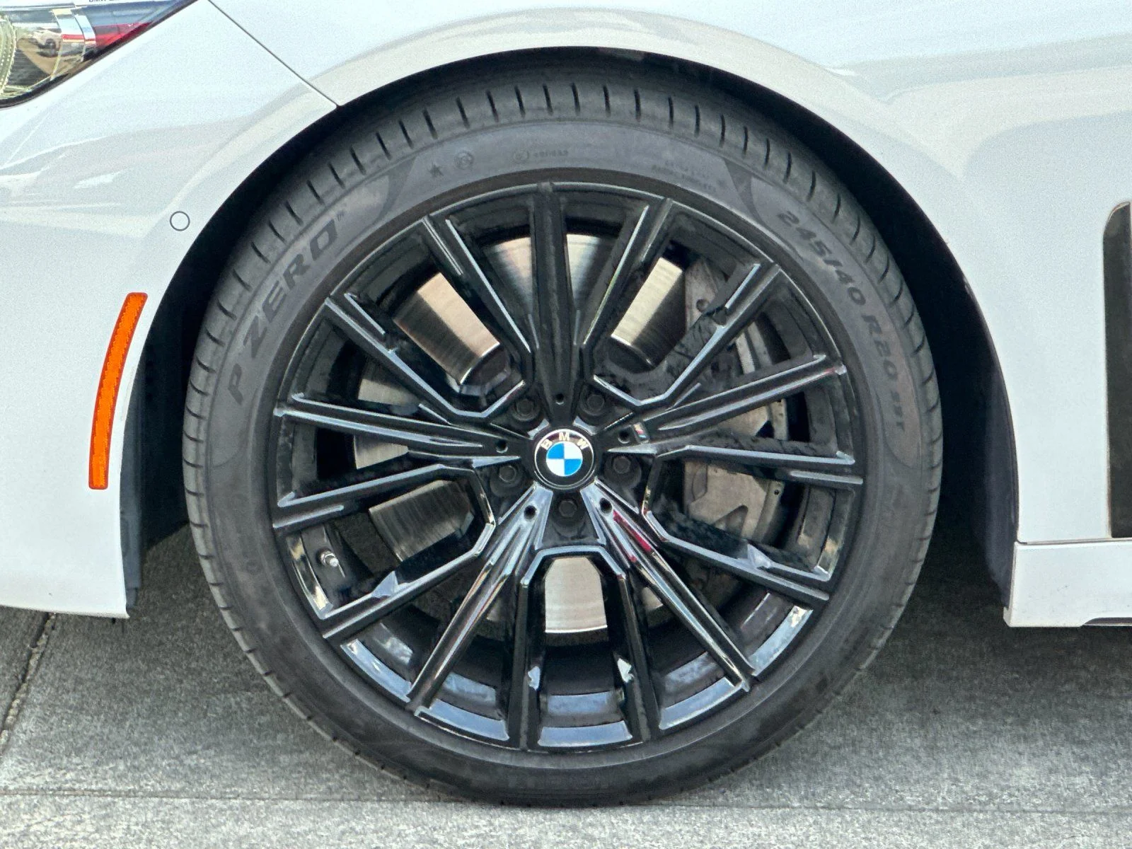 Used 2020 Alpine White BMW 750i xDrive image 23