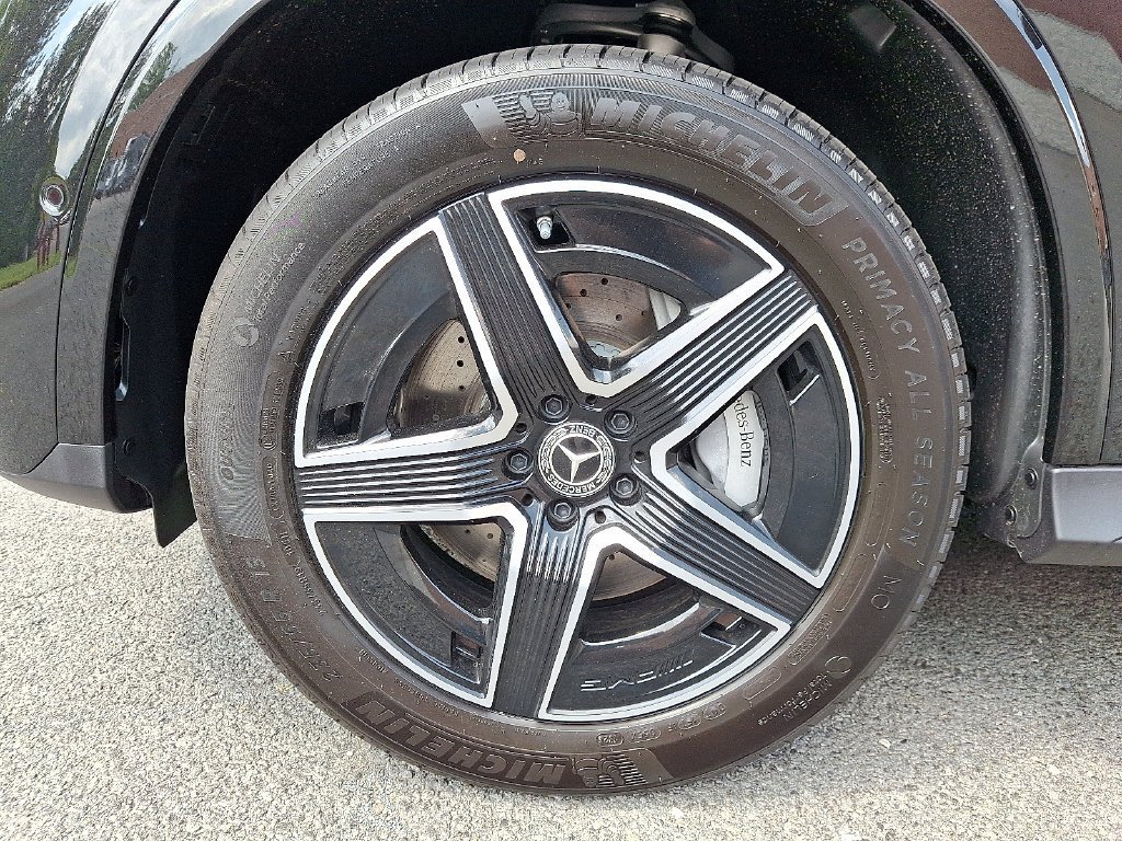 New 2027 Obsidian Black Metallic Mercedes-Benz GLC 300 image 24