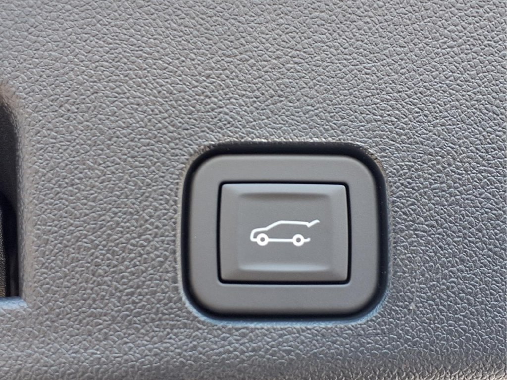 2027 Chevrolet Traverse Z71 - Photo 9
