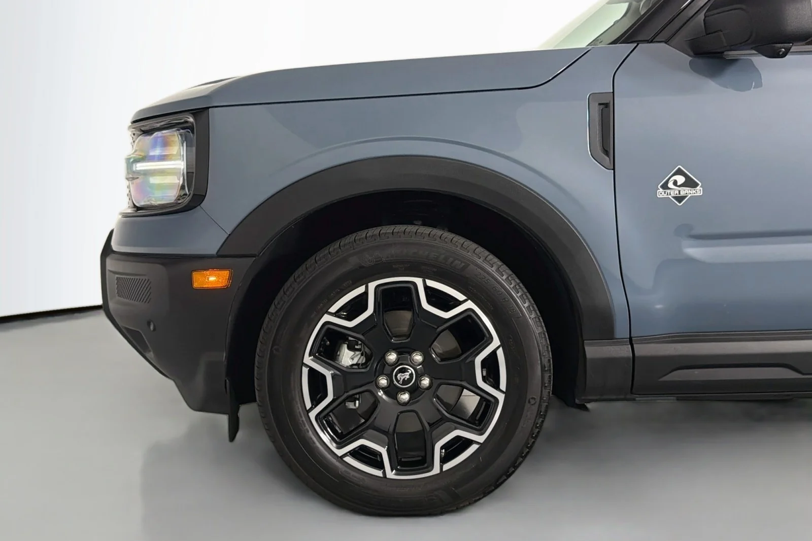 Used 2025 AZURE GRAY Ford Outer Banks image 9