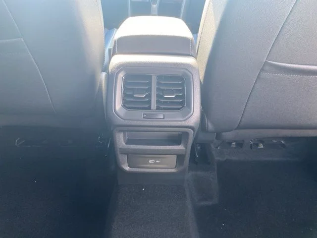 2025 Volkswagen Taos SEL - Photo 48