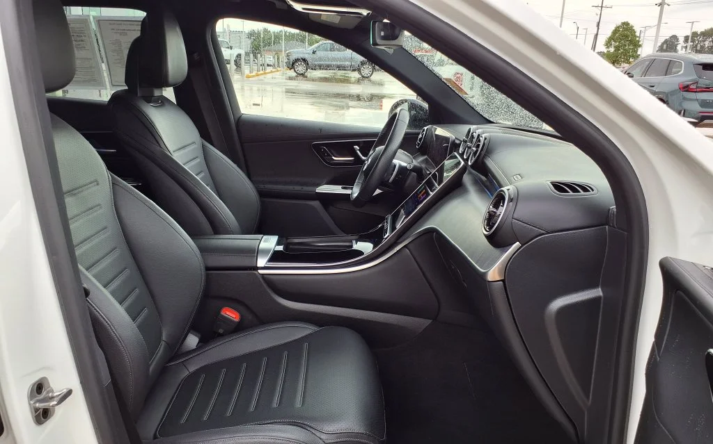 Used 2025 White Mercedes-Benz GLC 300 image 19
