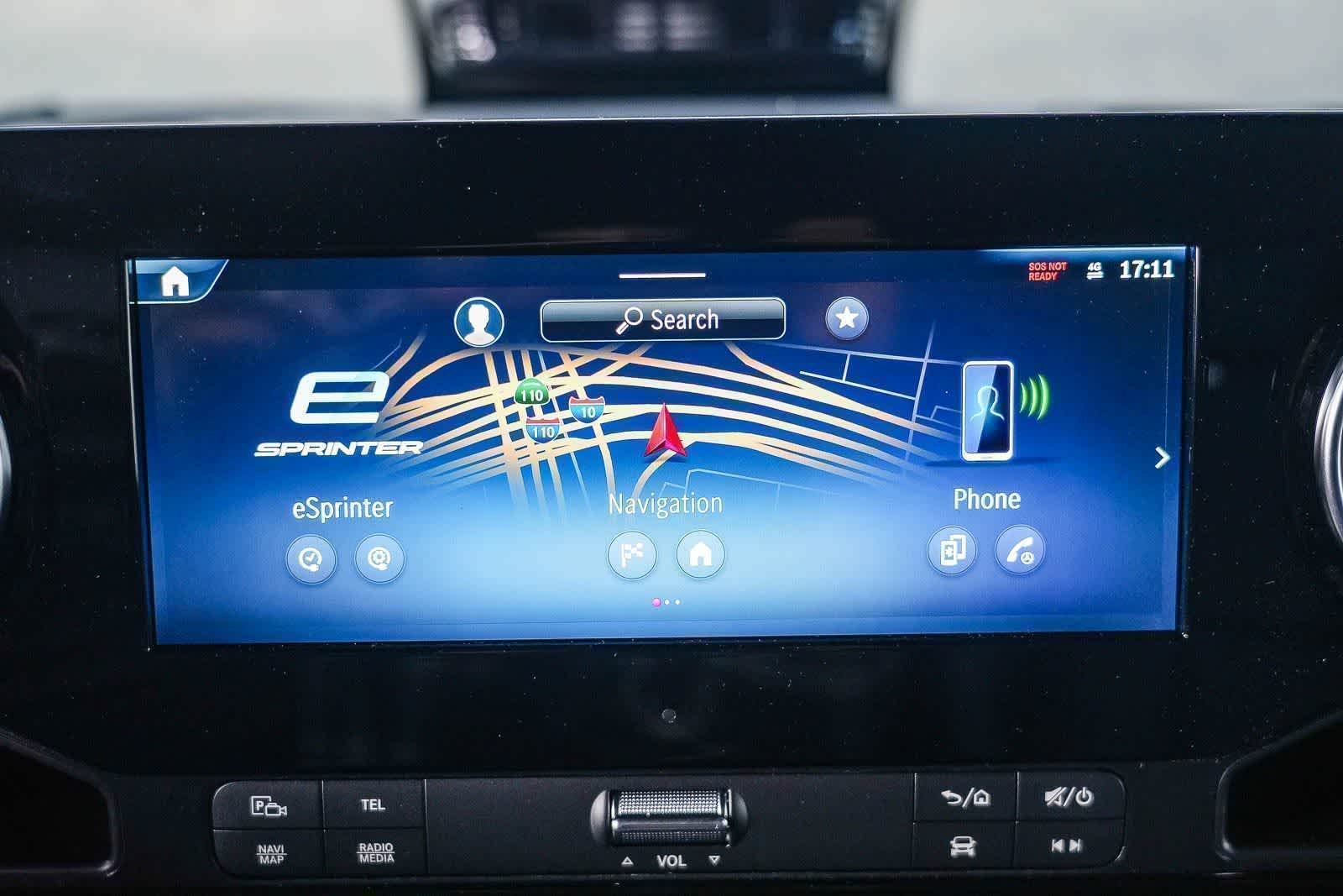 New 2025 Arctic+White Mercedes-Benz Cargo 170WB High Roof 113kw Battery RWD HO Motor image 14