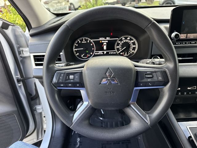 2022 Mitsubishi Outlander ES - Photo 14