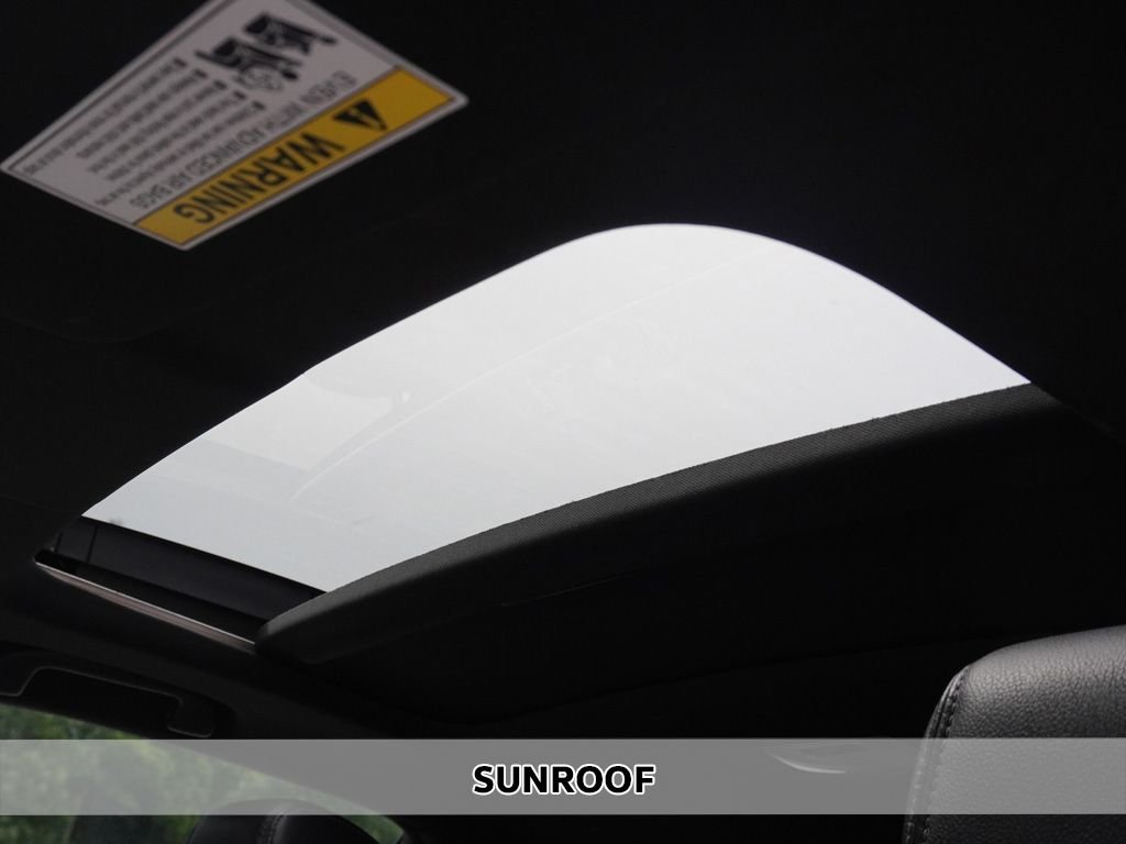 Used 2019  Honda Touring image 3