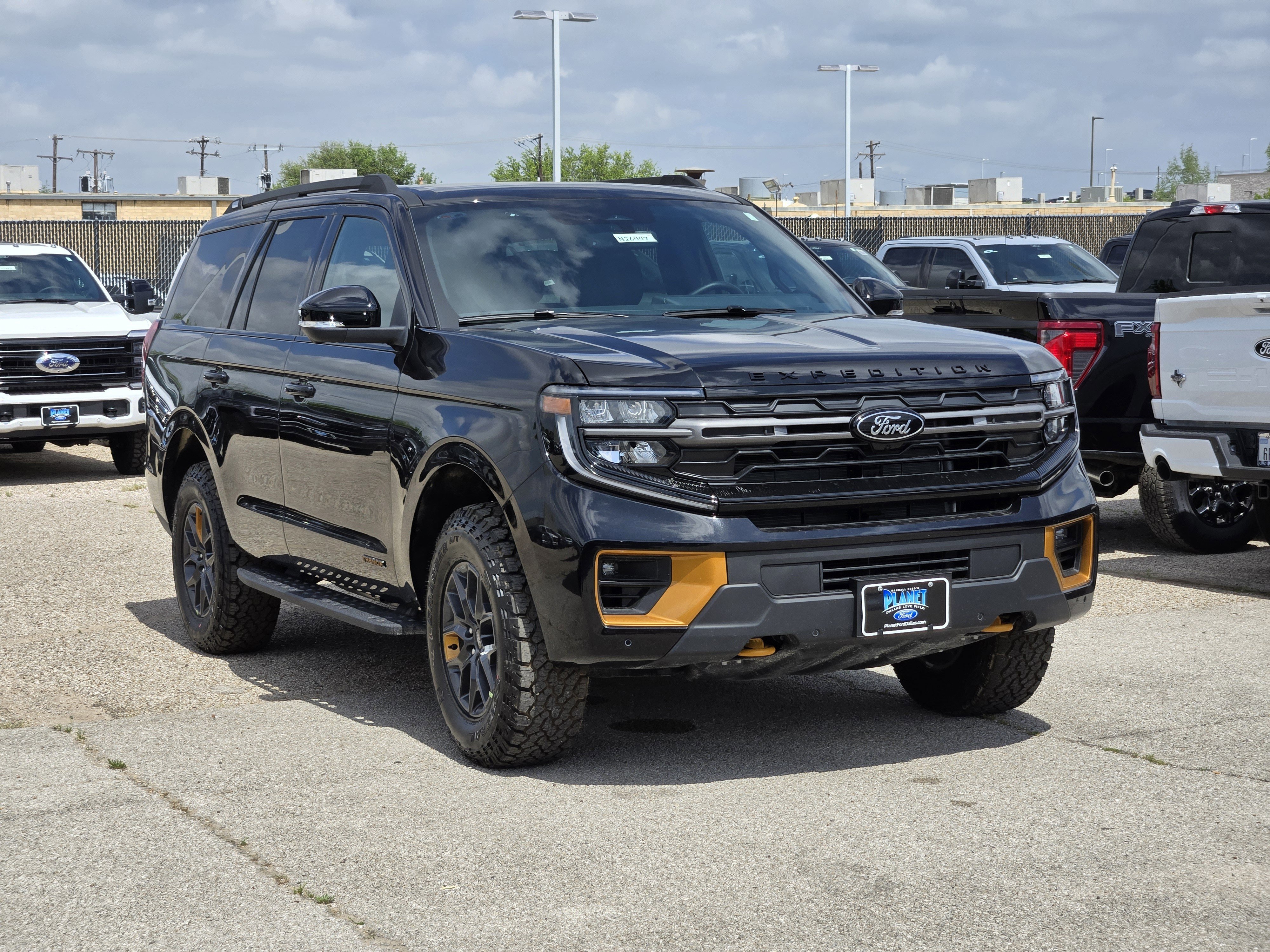 New 2026 Agate Black Metallic Ford Tremor image 2
