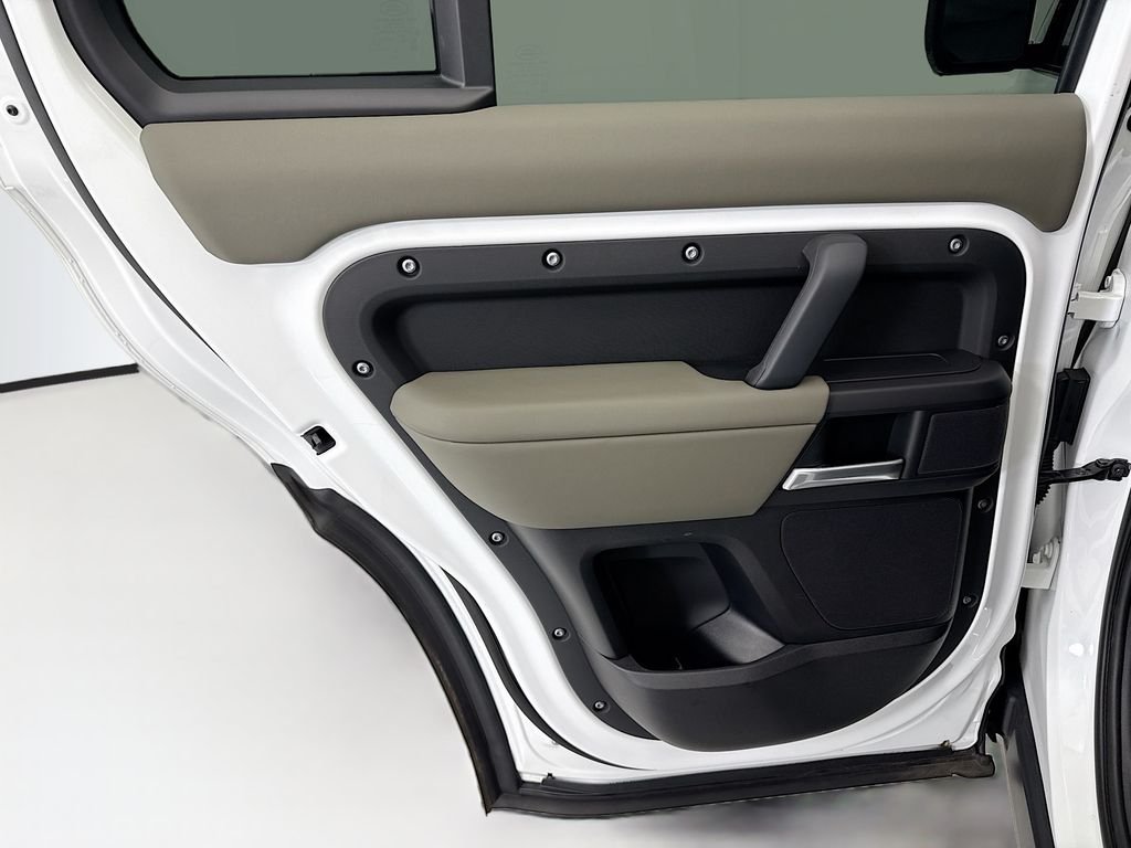 Certified Used 2026 Fuji White Land Rover S image 25