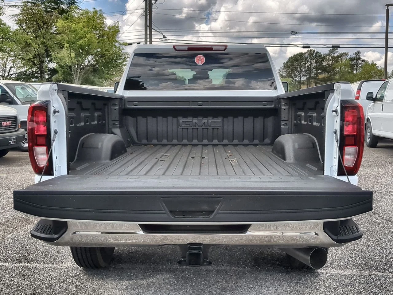 New 2026 Summit White GMC SLE image 25