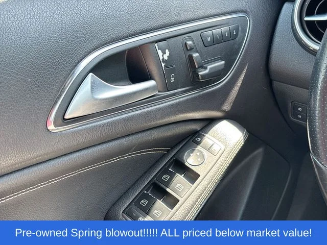 Used 2017  Mercedes-Benz GLA 250 image 34