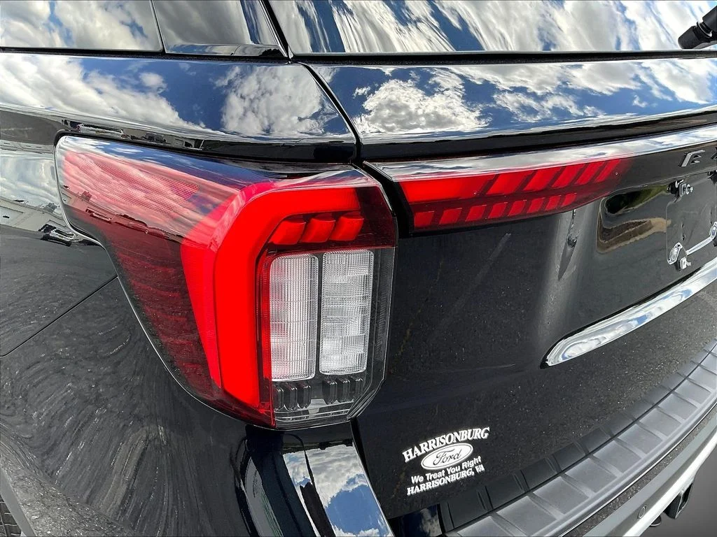 New 2026 Agate Black Metallic Ford Tremor® image 28