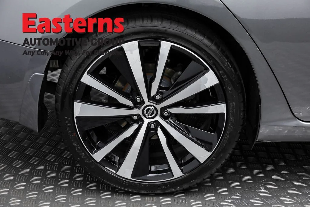 Used 2022 Gray Nissan 2.5 SR image 27