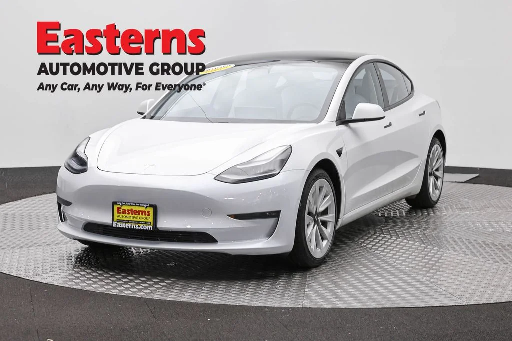 Used 2021 White Tesla Long Range image 1